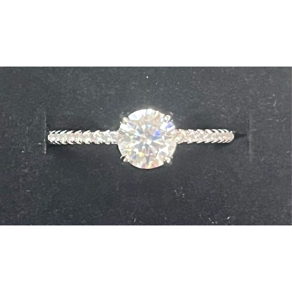 ROUND CUT 1 CARAT MOISSANITE RING Sterling Silver 925 Size 8 NEW